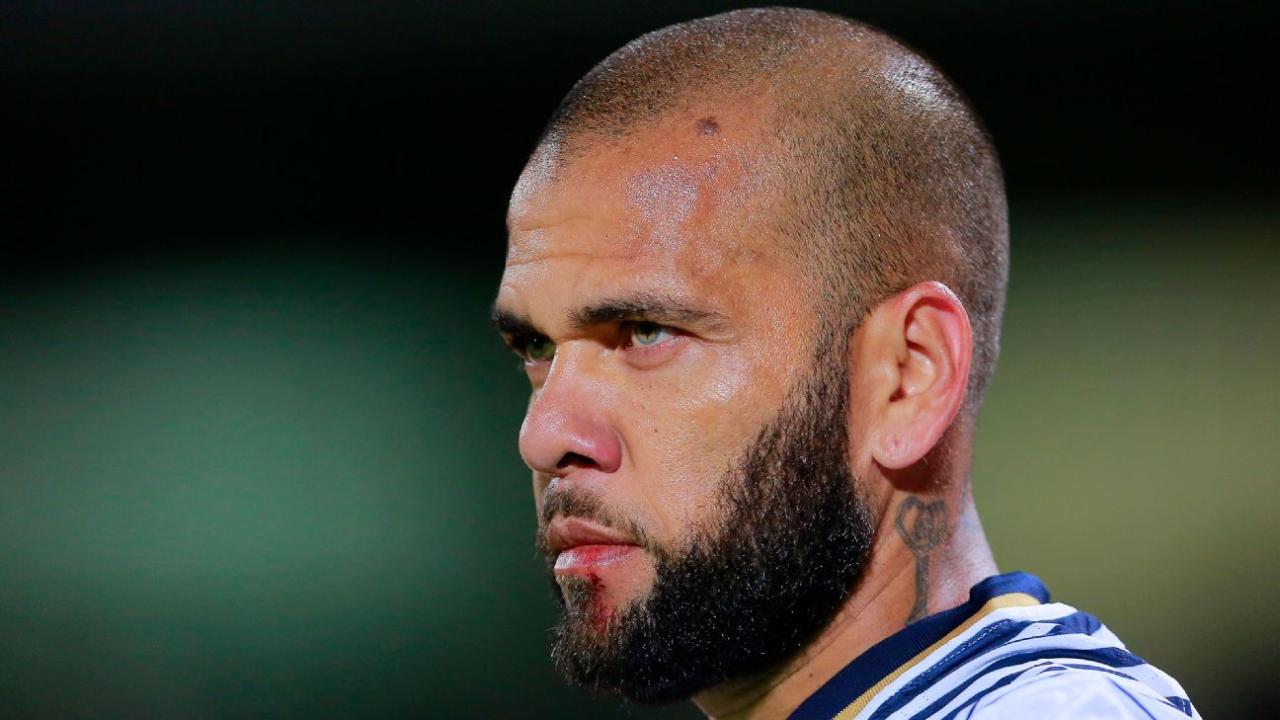Dani Alves es condenado a 4 años y 6 meses de cárcel - Perspectiva Total